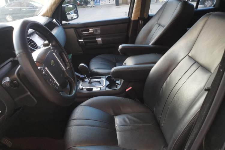 Used Land Rover Discovery 2009 2.7 TDV6-S Left Front Seat