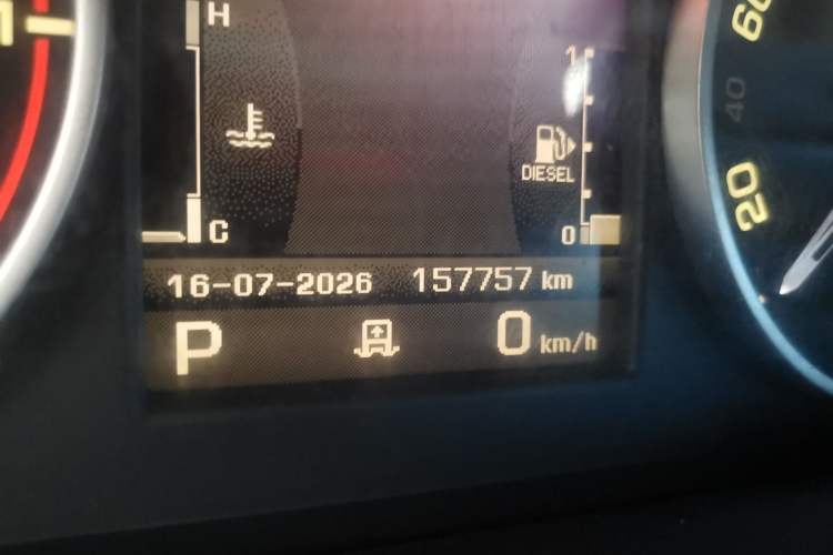 Used Land Rover Discovery 2009 2.7 TDV6-S Odometer Close Up