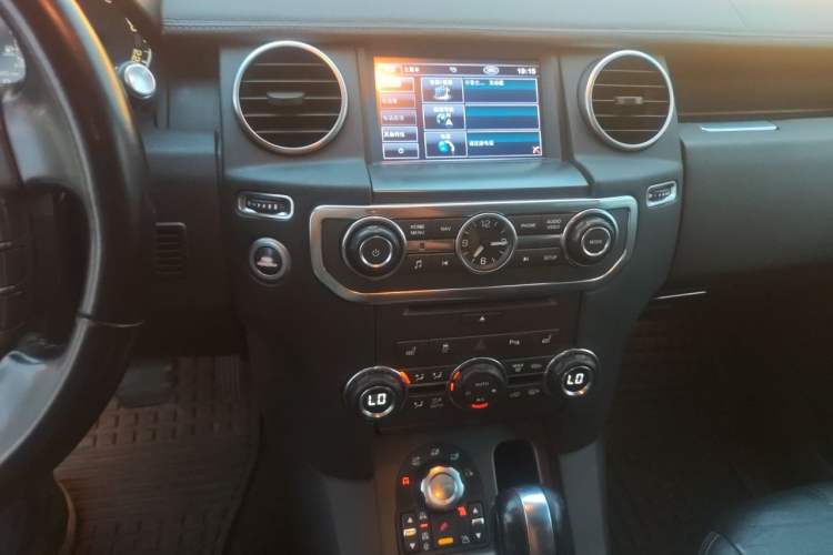 Used Land Rover Discovery  Audio And AC Panel