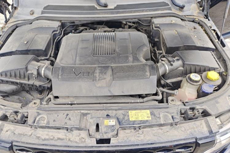 Used Land Rover Discovery 2010 5.0 V8 HSE Gasoline Model Engine Bay