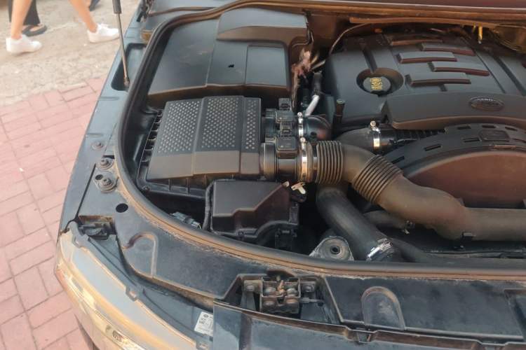 Used Land Rover Discovery  Engine Bay Right