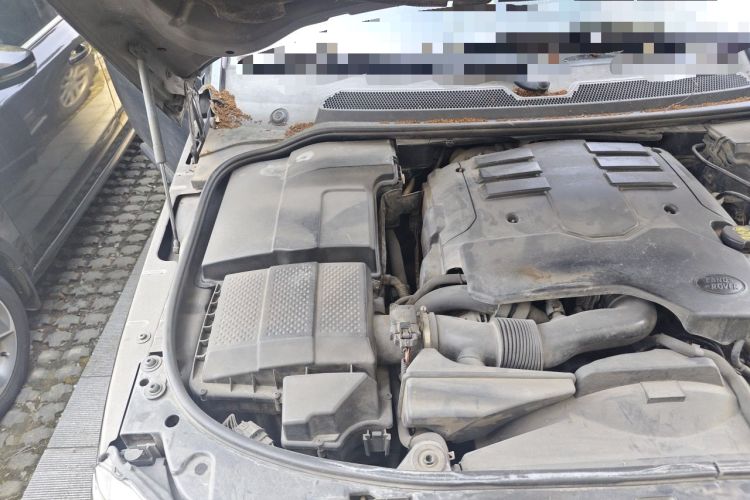 Used Land Rover Discovery 2010 4.0 V6 HSE Gasoline Model Engine Bay Right