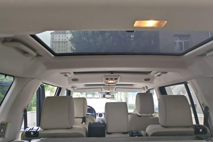 Used Land Rover Discovery 2010 5.0 V8 HSE Gasoline Model Headliner