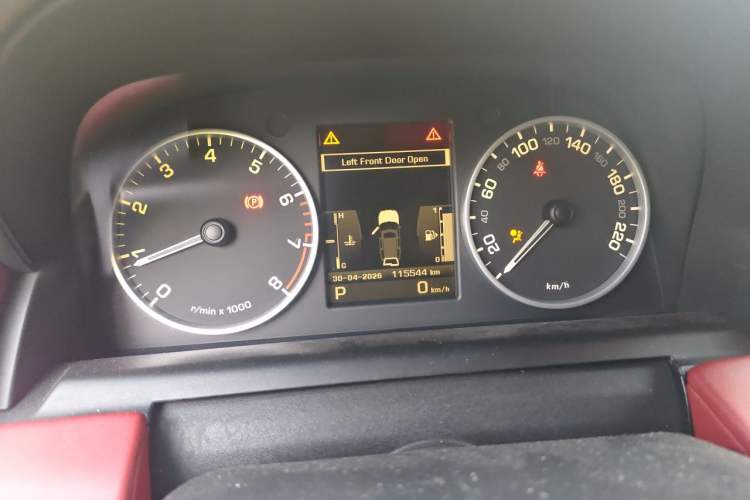Used Land Rover Discovery 2010 4.0 V6 HSE Gasoline Model Instrument Cluster