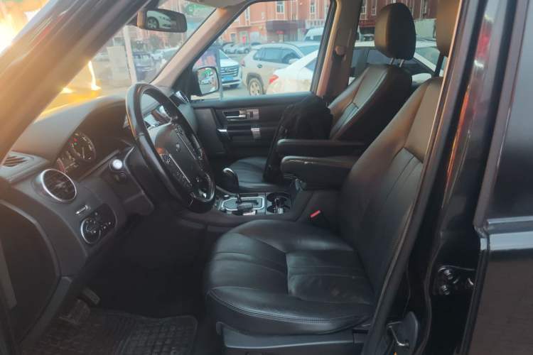 Used Land Rover Discovery  Left Front Seat