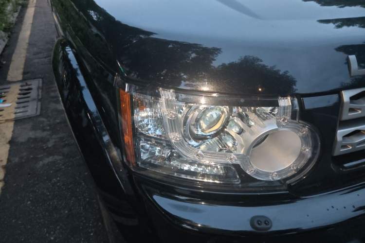 Used Land Rover Discovery 2010 4.0 V6 HSE Gasoline Model Right Front Headlight