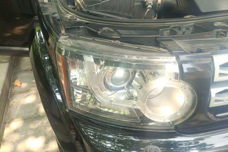 Used Land Rover Discovery 2010 5.0 V8 HSE Gasoline Model Right Front Headlight
