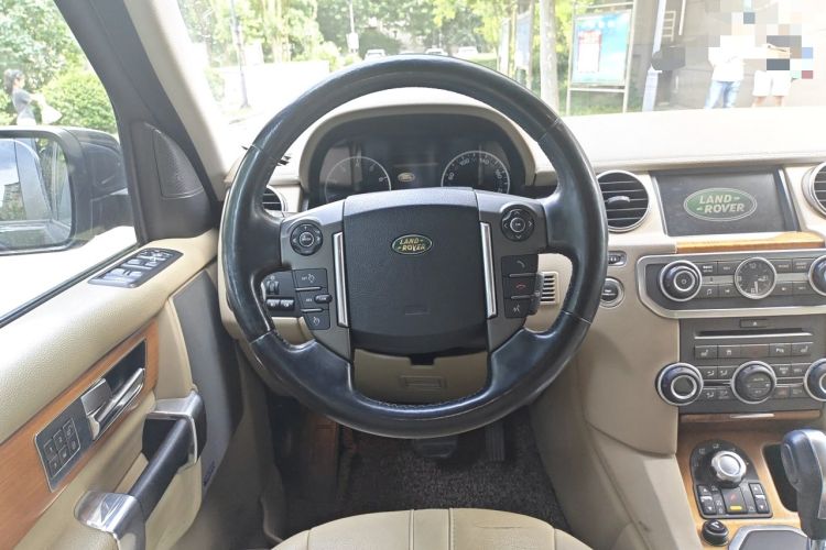 Used Land Rover Discovery 2010 5.0 V8 HSE Gasoline Model Steering Wheel