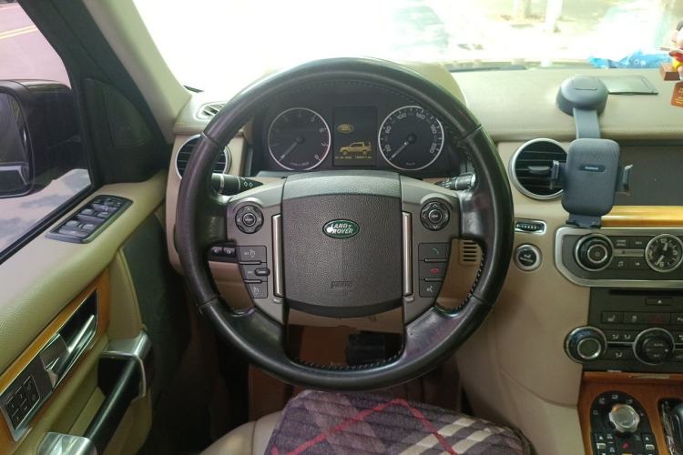 Used Land Rover Discovery 2010 5.0 V8 HSE Gasoline Model Steering Wheel