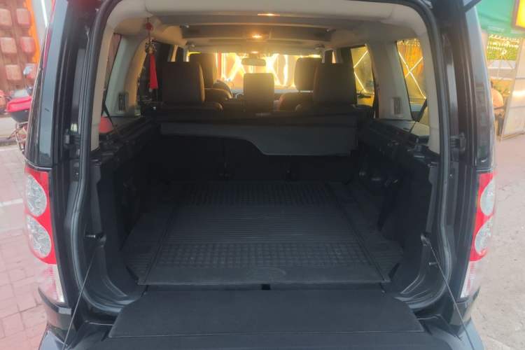 Used Land Rover Discovery  Trunk