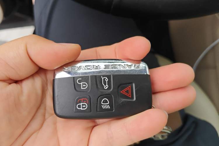 Used Land Rover Discovery 2010 3.0 TDV6 HSE Diesel Edition Vehicle Key