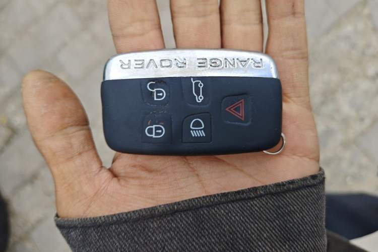 Used Land Rover Discovery 2010 5.0 V8 HSE Gasoline Model Vehicle Key
