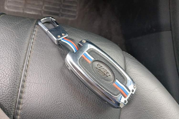 Used Land Rover Discovery 2010 4.0 V6 HSE Gasoline Model Vehicle Key