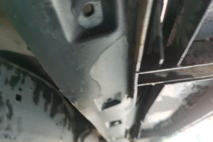 Used Land Rover Discovery 2010 4.0 V6 HSE Gasoline Model Chassis Rear Right
