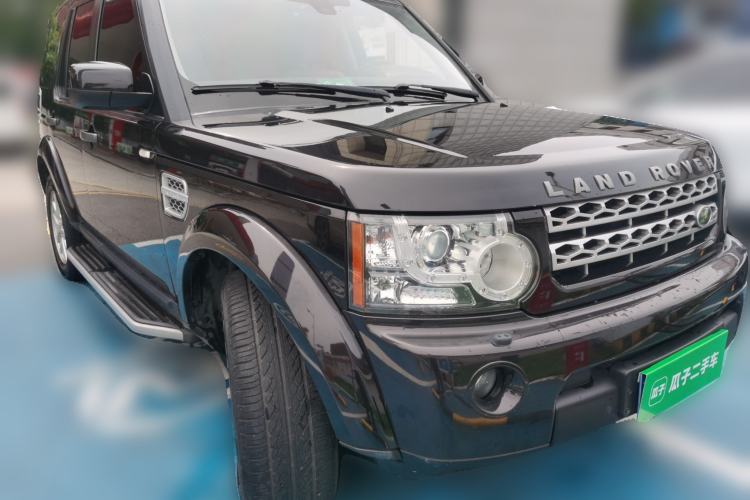 Used Land Rover Discovery 2010 4.0 V6 HSE Gasoline Model Front Right 45 Deg