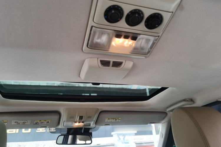 Used Land Rover Discovery 2010 4.0 V6 HSE Gasoline Model Headliner