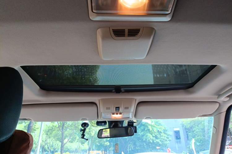 Used Land Rover Discovery 2010 3.0 TDV6 HSE Diesel Edition Headliner