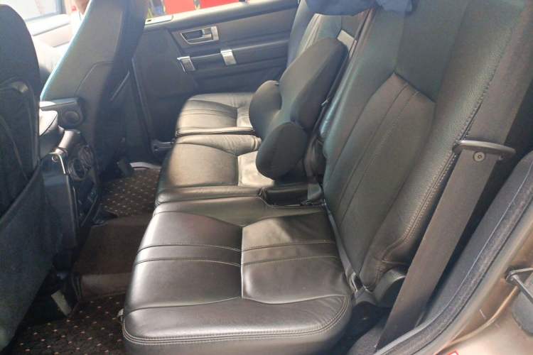 Used Land Rover Discovery 2010 3.0 TDV6 HSE Diesel Edition Left Rear Seat