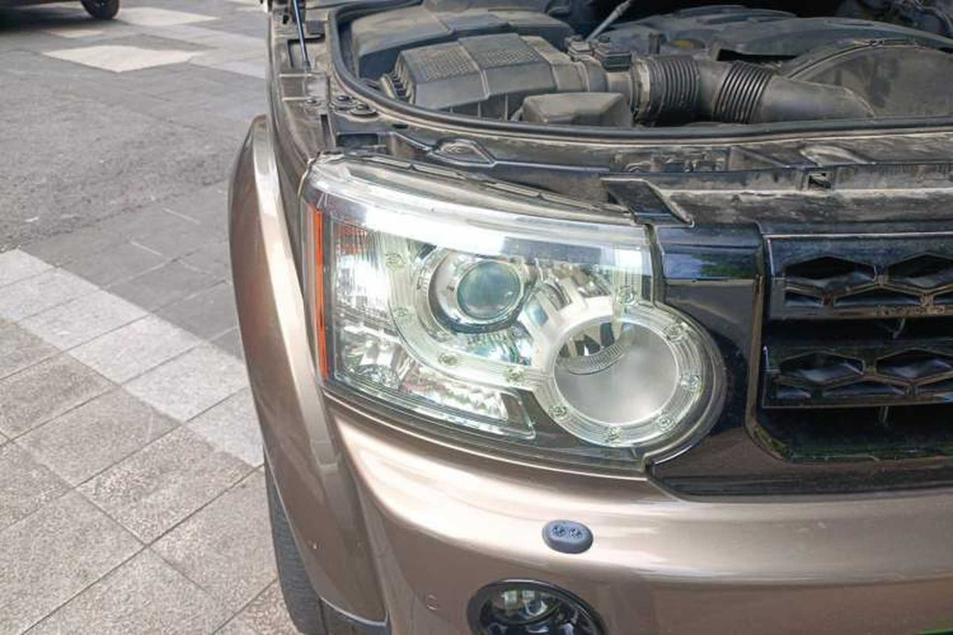Used Land Rover Discovery 2010 3.0 TDV6 HSE Diesel Edition Right Front Headlight