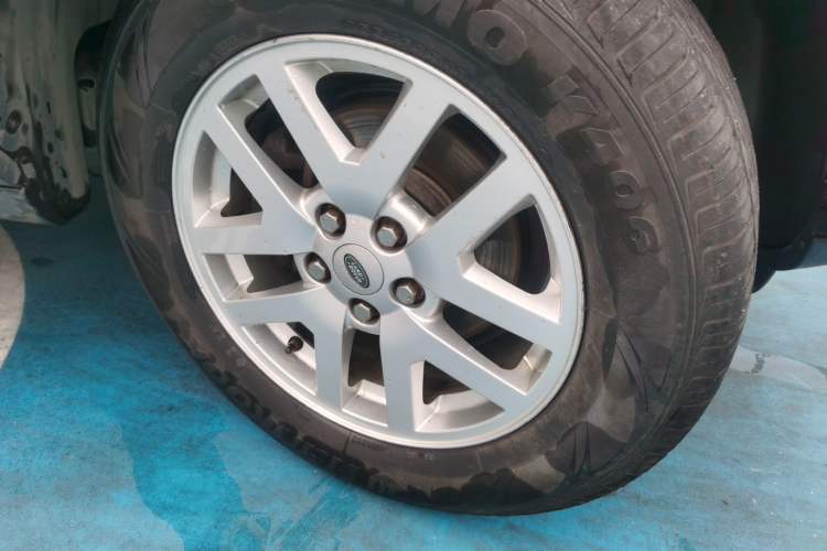 Used Land Rover Discovery 2010 4.0 V6 HSE Gasoline Model Right Front Wheel Hub