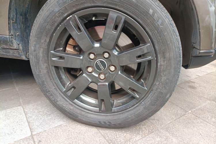 Used Land Rover Discovery 2010 3.0 TDV6 HSE Diesel Edition Right Front Wheel Hub