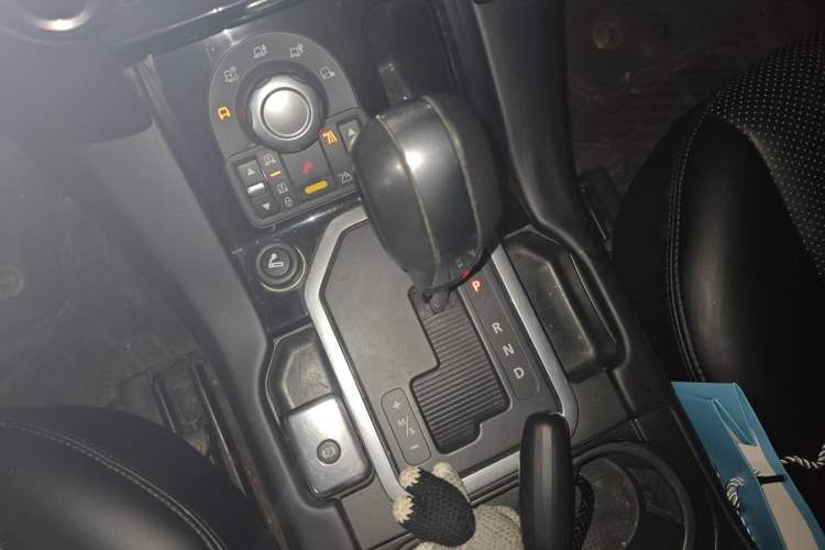Used Land Rover Discovery 2010 5.0 V8 HSE Gasoline Model Gear Lever