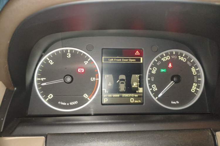Used Land Rover Discovery 2010 3.0 TDV6 HSE Diesel Edition Instrument Cluster