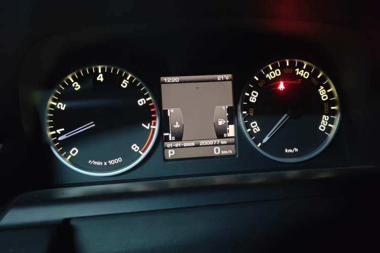 Used Land Rover Discovery 2010 5.0 V8 HSE Gasoline Model Instrument Cluster