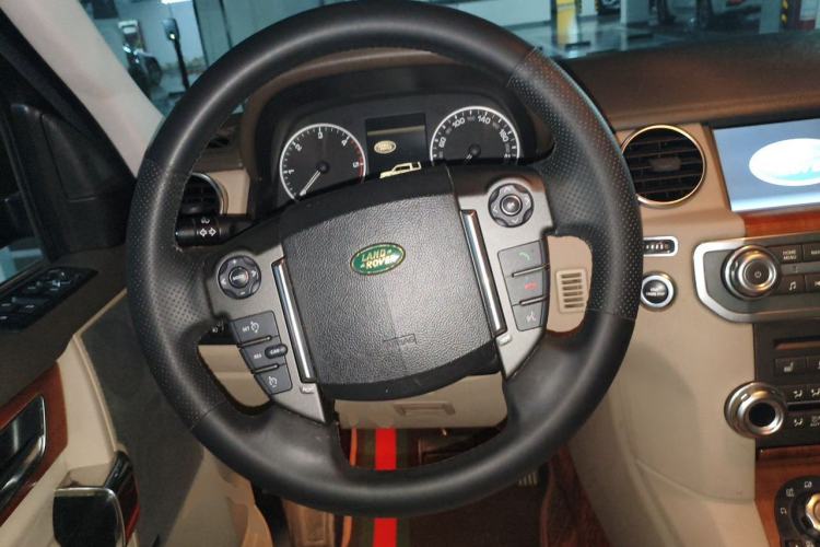 Used Land Rover Discovery 2010 3.0 TDV6 HSE Diesel Edition Steering Wheel