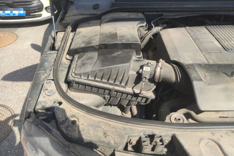Used Land Rover Discovery 2010 5.0 V8 HSE Gasoline Model Engine Bay Right