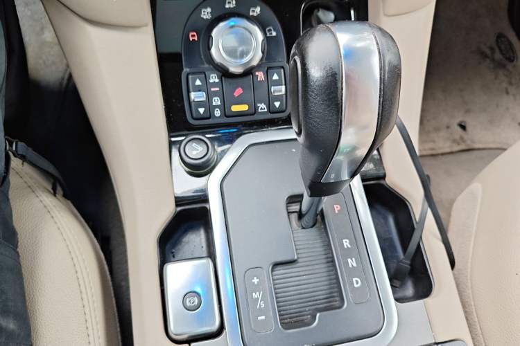 Used Land Rover Discovery 2010 5.0 V8 HSE Gasoline Model Gear Lever