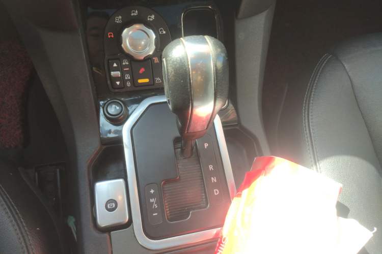 Used Land Rover Discovery 2010 5.0 V8 HSE Gasoline Model Gear Lever