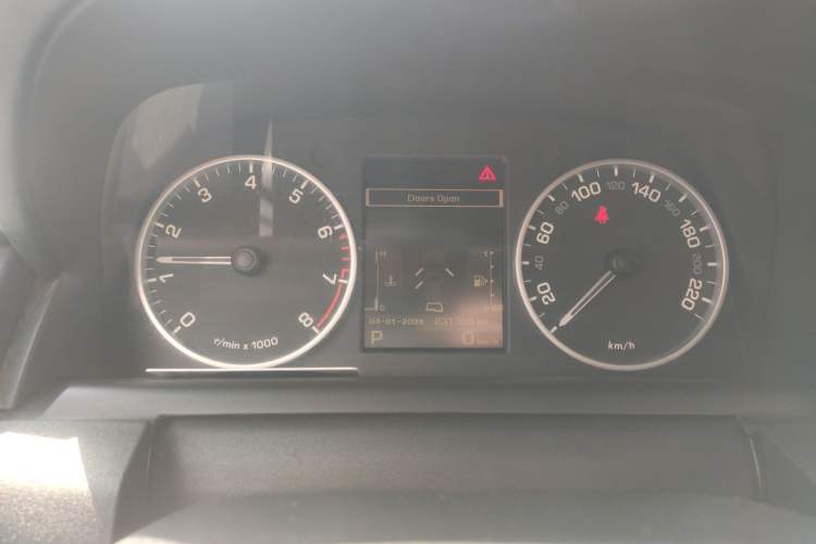 Used Land Rover Discovery 2010 5.0 V8 HSE Gasoline Model Instrument Cluster