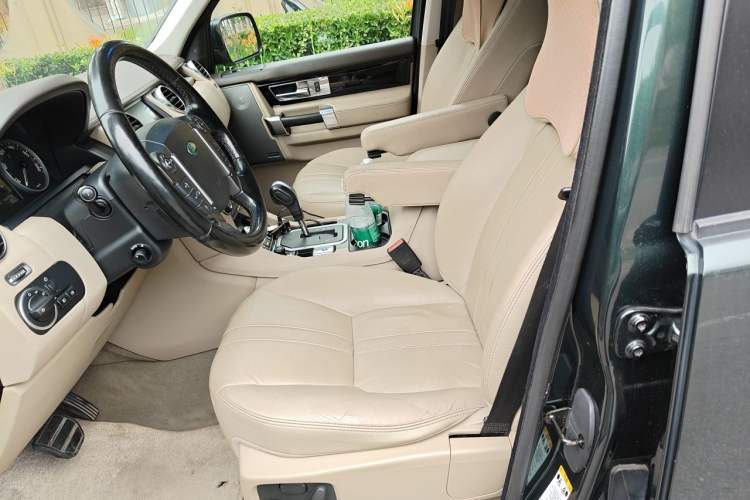 Used Land Rover Discovery 2010 5.0 V8 HSE Gasoline Model Left Front Seat