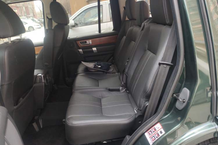 Used Land Rover Discovery 2010 5.0 V8 HSE Gasoline Model Left Rear Seat