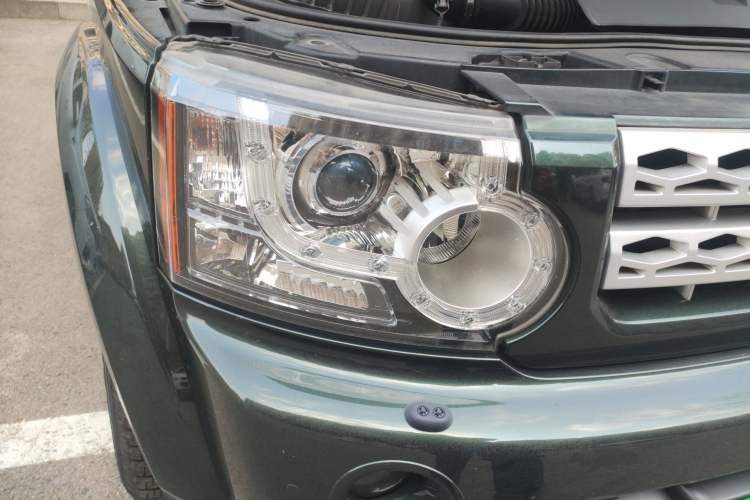 Used Land Rover Discovery 2010 5.0 V8 HSE Gasoline Model Right Front Headlight