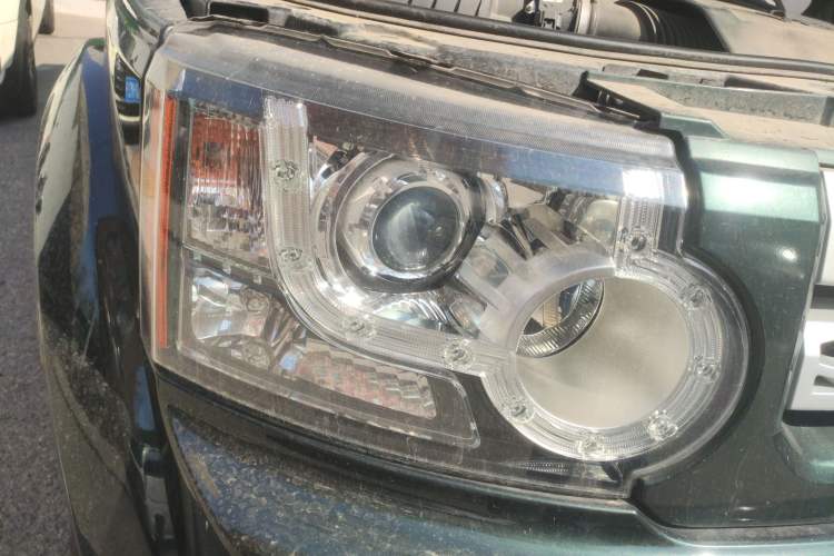 Used Land Rover Discovery 2010 5.0 V8 HSE Gasoline Model Right Front Headlight