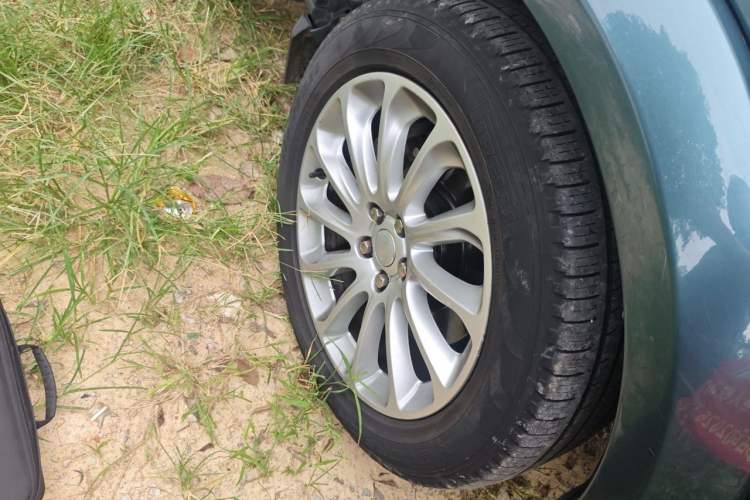 Used Land Rover Discovery 2010 3.0 TDV6 HSE Diesel Edition Right Front Wheel Hub