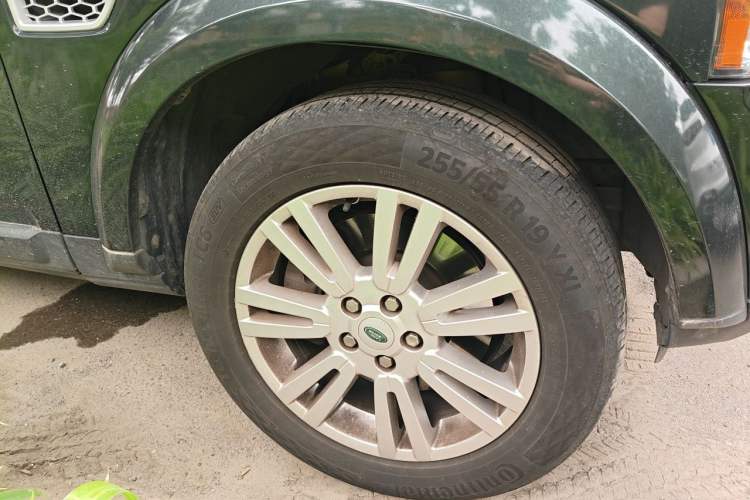 Used Land Rover Discovery 2010 5.0 V8 HSE Gasoline Model Right Front Wheel Hub