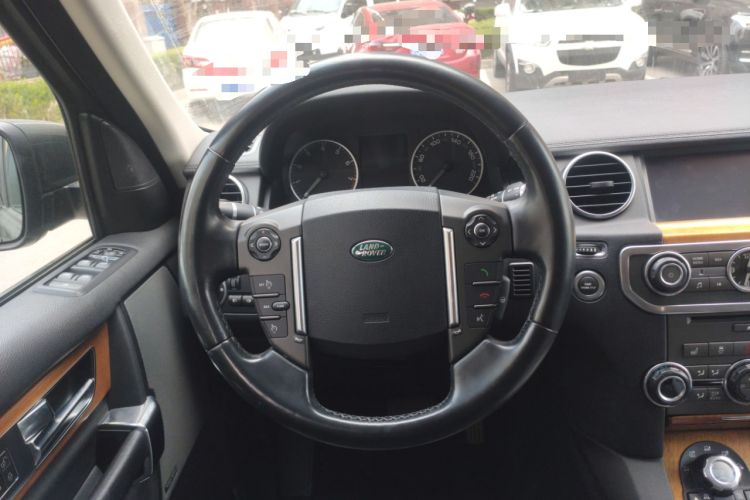 Used Land Rover Discovery 2010 5.0 V8 HSE Gasoline Model Steering Wheel