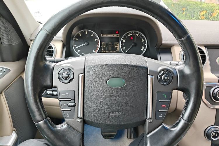 Used Land Rover Discovery 2010 5.0 V8 HSE Gasoline Model Steering Wheel