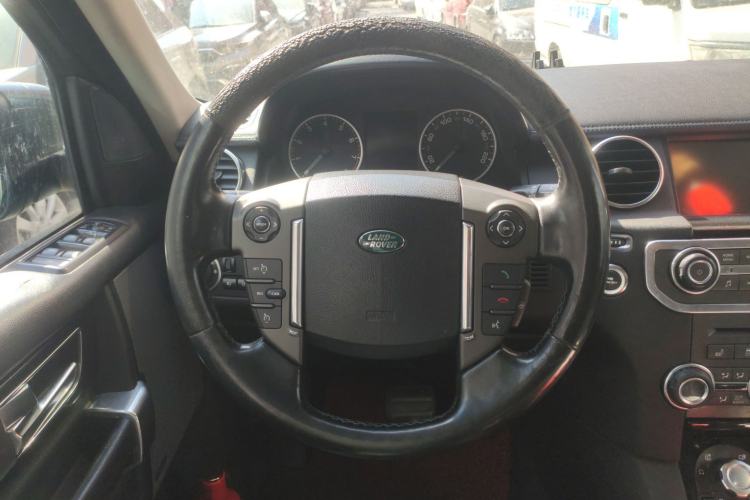 Used Land Rover Discovery 2010 5.0 V8 HSE Gasoline Model Steering Wheel