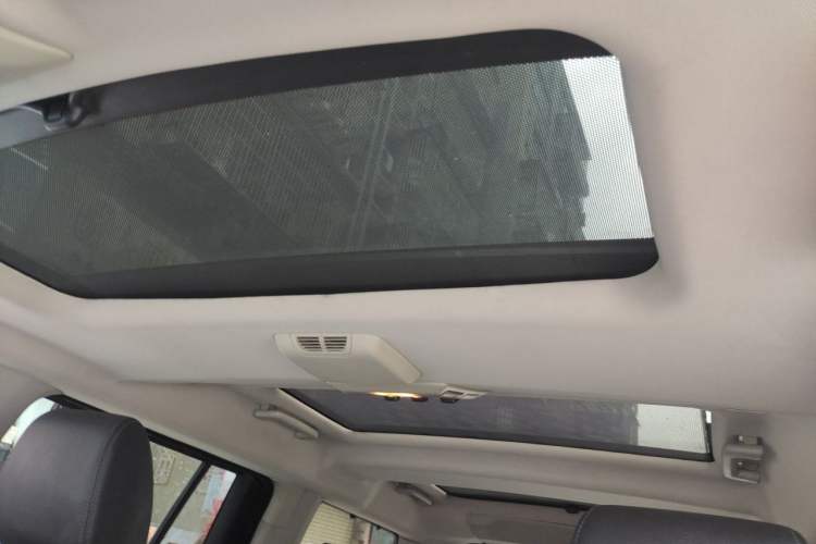 Used Land Rover Discovery 2010 3.0 TDV6 HSE Diesel Edition Headliner