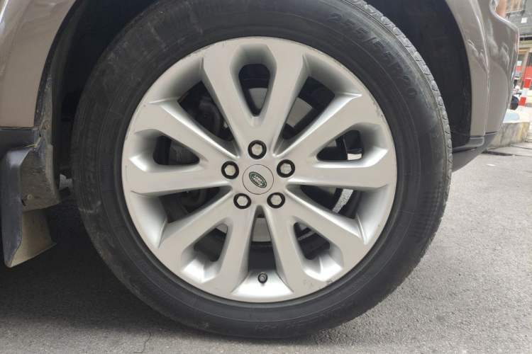 Used Land Rover Discovery 2010 3.0 TDV6 HSE Diesel Edition Right Front Wheel Hub