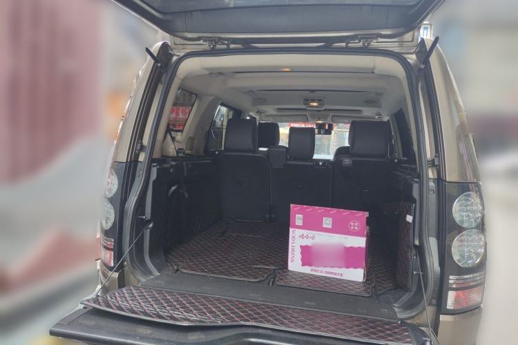 Used Land Rover Discovery 2010 3.0 TDV6 HSE Diesel Edition Trunk