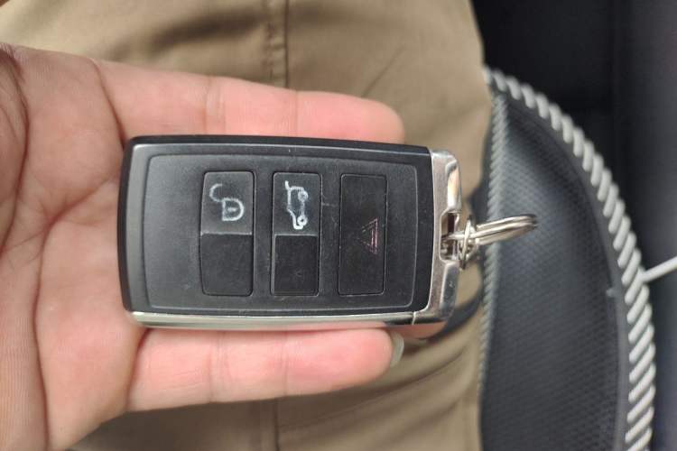 Used Land Rover Discovery 2010 3.0 TDV6 HSE Diesel Edition Vehicle Key