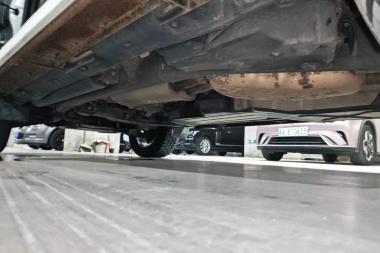 Used Land Rover Discovery 2010 4.0 V6 HSE Gasoline Model Chassis Rear Left