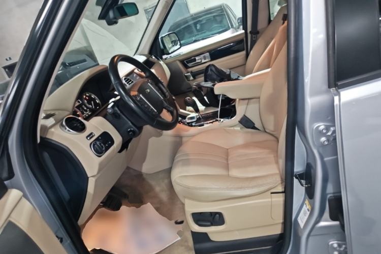 Used Land Rover Discovery 2010 4.0 V6 HSE Gasoline Model Left Front Seat