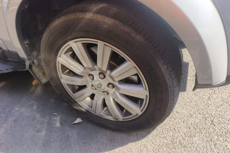 Used Land Rover Discovery 2010 3.0 TDV6 HSE Diesel Edition Right Front Wheel Hub