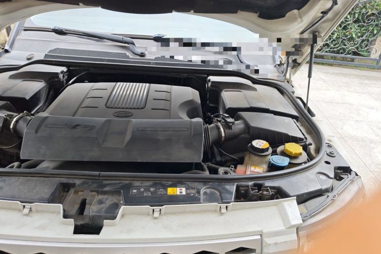 Used Land Rover Discovery 2010 5.0 V8 HSE Gasoline Model Engine Bay Left